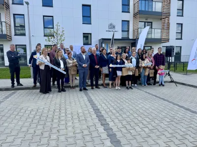 Feierliche Schlüsselübergabe an die Bewohner in Złocieniec, Polen
