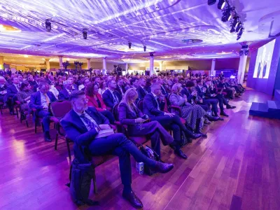 Unihouse auf dem X. Europäischen Kongress der Kommunen